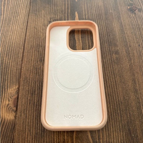 Nomad iPhone 14 Pro Leather Case - Picture 2 of 3